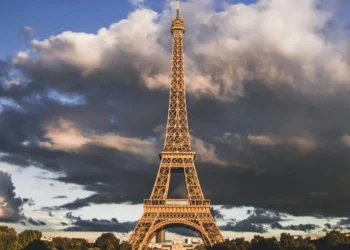 USP oferece curso de francês focado na fala e escrita sobre livros e viagens • Alexis Minchella/Unsplash