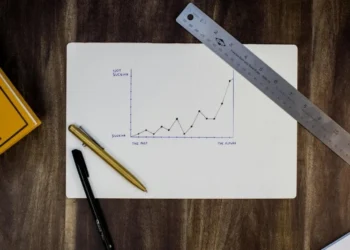 Vestibulares costumam cobrar gráficos e tabelas nas provas • Isaac Smith/Unsplash