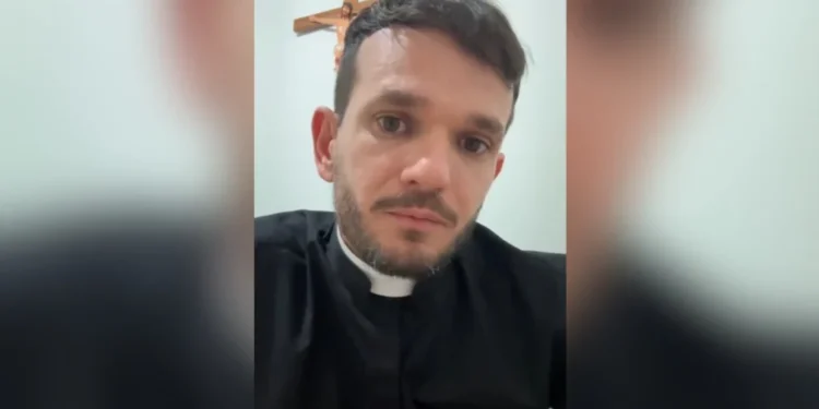 Padre Patrick Fernandes acumula 6 milhões de seguidores em suas redes sociais • Reprodução/redes sociais