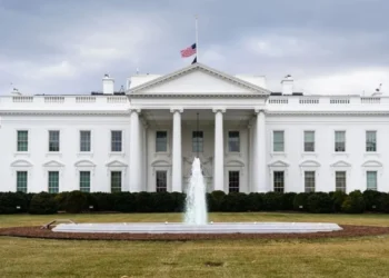 Foto do lado norte da Casa Branca, nos Estados Unidos • Marc Guitard