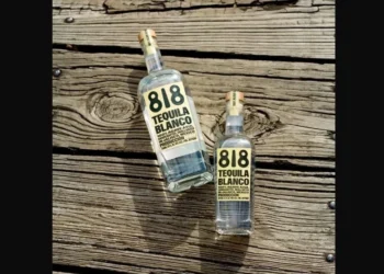 818 Tequila, marca de quatro anos de propriedade de Kendall Jenner • Reprodução: drink818