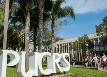 PUC-RS é uma das instituições que estão com inscrições abertas para o vestibular de inverno • Divulgação/PUCRS