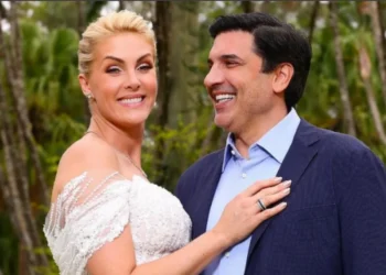 Ana Hickmann e Edu Guedes oficializaram noivado em cerimônia intimista • Instagram/ Ana Hickmann