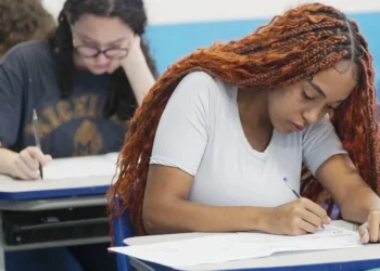 Nota da redação do Enem vai de 0 a 1000 • Rogéro Cassimiro/Educação SP