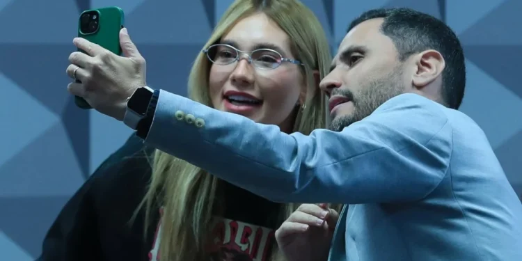 Cleitinho se desculpa por pedir vídeo com Virginia em CPI: “Fui impulsivo”