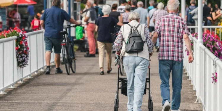 Senado aprova PEC que permite a estados legislar sobre proteção do idoso