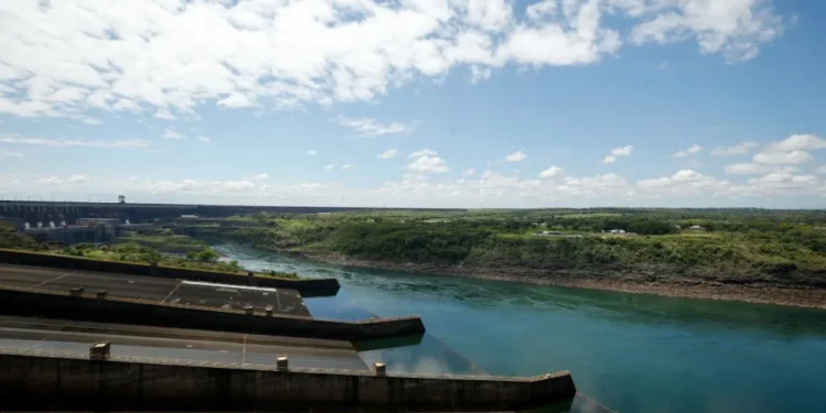 EUA falam em comprar energia de Itaipu e podem atrapalhar acordo do Brasil