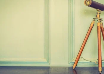 Formação em astronomia será realizada de forma on-line entre os dias 12 de julho e 1º de agosto • Freepik