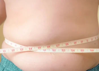 Estudo projeta que 464 milhões de adolescentes em todo o mundo estarão acima do peso ou obesos • Natnan Srisuwan/GettyImages