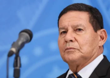 O senador e ex-vice-presidente Hamilton Mourão • Isac Nóbrega/PR