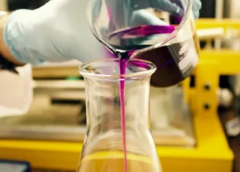 Funções orgânicas é o tema mais recorrente nas provas de química do Enem • Louis Reed/Unsplash