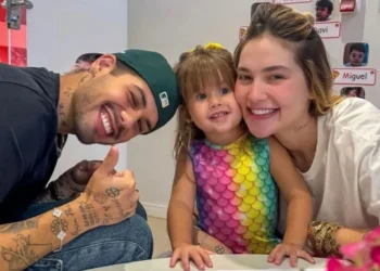 Virginia e Zé Felipe posam com a filha mais velha, Maria Alice • Reprodução/Instagram