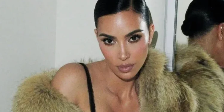 Kim Kardashian se formou em Direito utilizando método alternativo; entenda