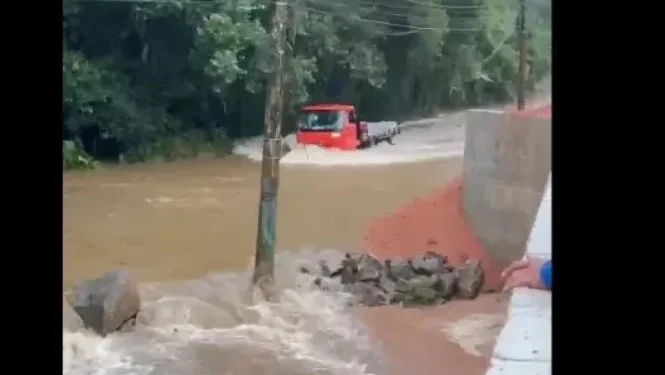 Litoral Norte de SP recebe mais de 200 mm de chuva em 24 horas