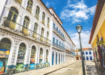 Edifícios coloridos em São Luís, no Maranhão • Peeter Viisimaa/Getty Images