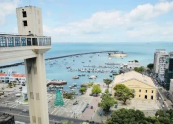 Elevador Lacerda é um dos principais ponto turísticos de Salvador • Reprodução
