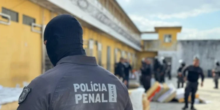 Operação prende mais de 50 integrantes de facções interestaduais na Bahia