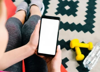 Existem aplicativos que analisam os hábitos da pessoa, rotina e até as preferências alimentares -
crédito: FreePik