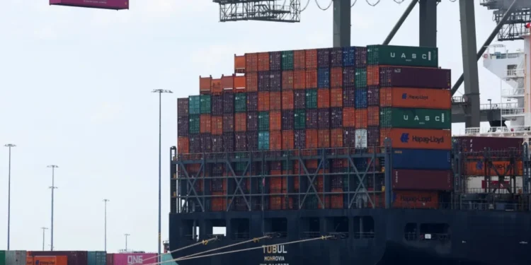 Encomendas de bens de capital dos EUA caem em abril