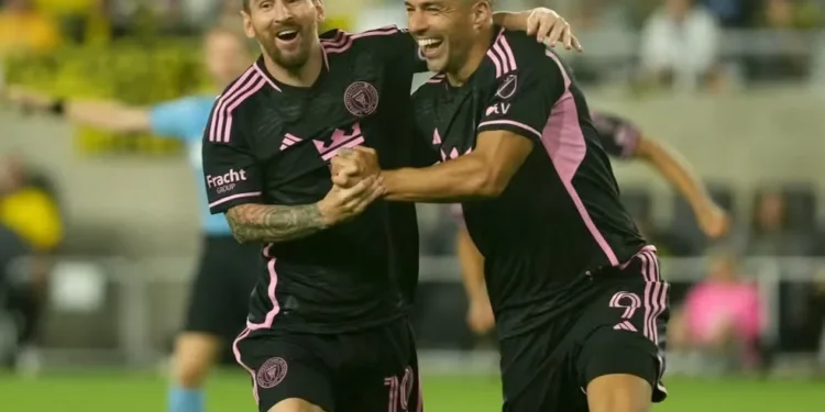 Luis Suárez e Messi criam clube de futebol no Uruguai