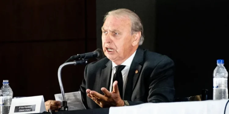 Presidente interino do Corinthians banca permanências de Fabinho e Dorival