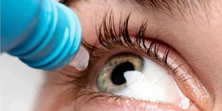 Síndrome do olho seco afeta jovens e é ligada ao uso excessivo de telas