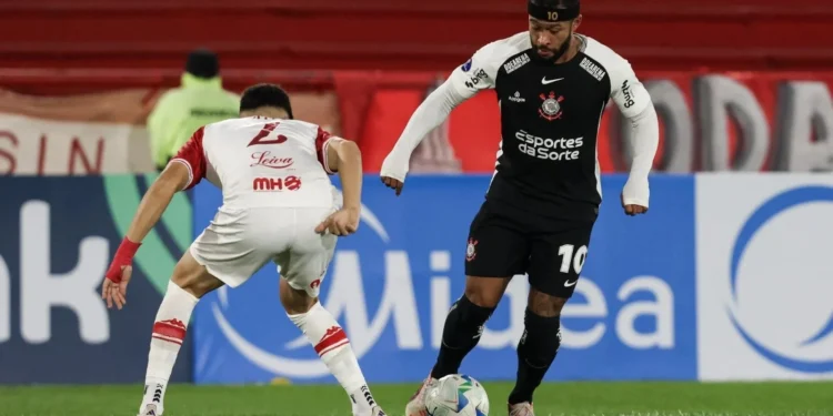 Corinthians perde para reservas do Huracán e é eliminado da Sul-Americana