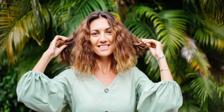 Rotina capilar pós-parto: saiba o que muda e como cuidar dos fios