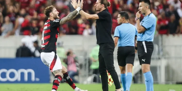 Flamengo vive drama, mas vence Táchira e vai às oitavas da Libertadores