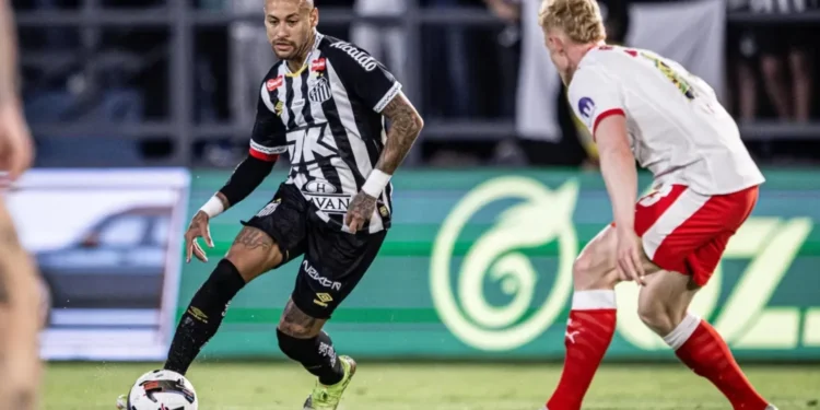 Xavi Simons brilha, e Santos é derrotado pelo RB Leipzig em amistoso