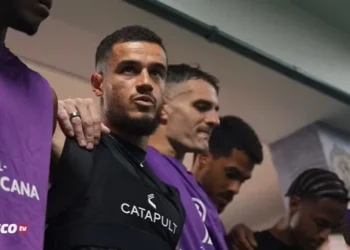 Coutinho faz discurso após classificação do Vasco: “Se jogarmos assim, vamos por coisas grandes”