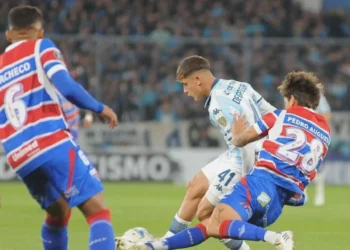 Fortaleza perde para o Racing, mas vai às oitavas da Libertadores