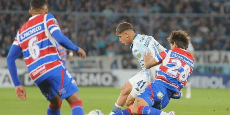 Fortaleza perde para o Racing, mas vai às oitavas da Libertadores