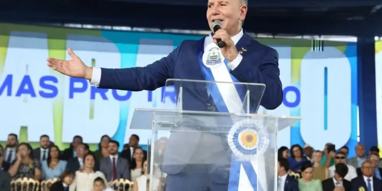 Venda de sentenças: prefeito de Palmas é alvo de buscas da PF em ação contra vazamento de operações policiais