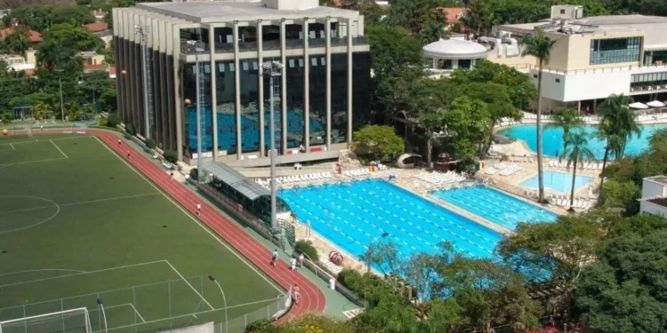 Polícia investiga agressão de sócio do clube Paulistano contra babá em SP