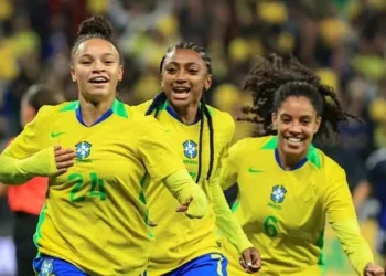 Dudinha em Brasil x Japão (Foto: Fabio Giannelli/AGIF)