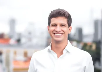 João Campos assume PSB e quer Alckmin com Lula em 2026