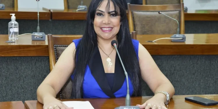 Deputada Janad Valcari propõe título de Cidadã Tocantinense à Dra. Clélia Motta, ginecologista pioneira na capital