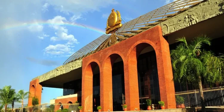 Anúncio do governador Wanderlei Barbosa sobre a antecipação dos salários dos servidores foi realizado nesta terça-feira, 14 (Foto: Marcio Vieira/Governo do Tocantins )