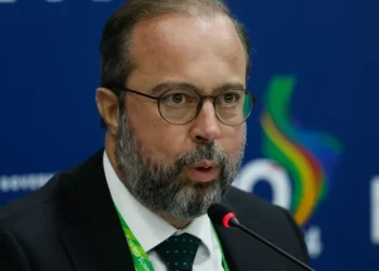 O ministro de Minas e Energia, Alexandre Silveira, falamsobre Memorando de Entendimento assinado com a Argentina no setor de gás natural, na 19° Reunião de Cúpula do G20, no Museu de Arte Moderna • Rio de Janeiro (RJ) 18/11/2024 - Fernando Frazão/Agência Brasil