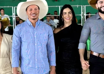 Léo Barbosa prestigia festividade dos 36 anos de Combinado e destaca avanços para o município