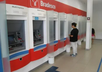 Miracema: Caixa automático de agência bancária não autoriza saque no final de semana e gera reclamações