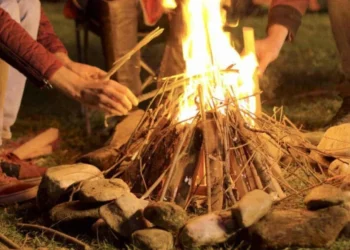 Nas festas juninas típicas da temporada, é comum a presença de fogueiras. Mas é preciso estar em alerta
crédito: DC Studio/FreePik