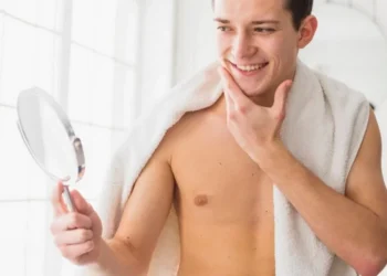 Homens também enfrentam inseguranças e questões que precisam ser tratadas com respeito -
crédito: Freepik