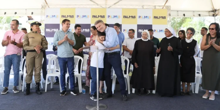 População celebra entrega da Praça Mosteiro de São Bento e destaca melhorias na segurança e valorização do comércio local