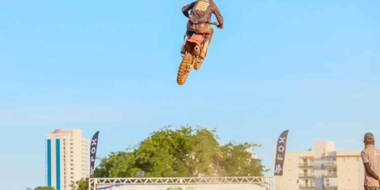Campeonato Brasileiro de Motocross inicia evento com etapa do campeonato estadual em Palmas