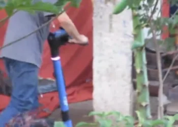 Um dos investigados utilizava o veículo para distribuir entorpecentes, inclusive à luz do dia • Reprodução/PCDF