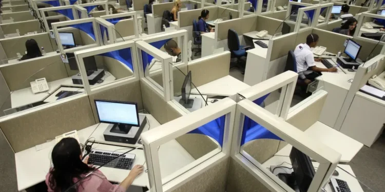 Senado analisa PL que proíbe e pune ligações indesejadas de telemarketing