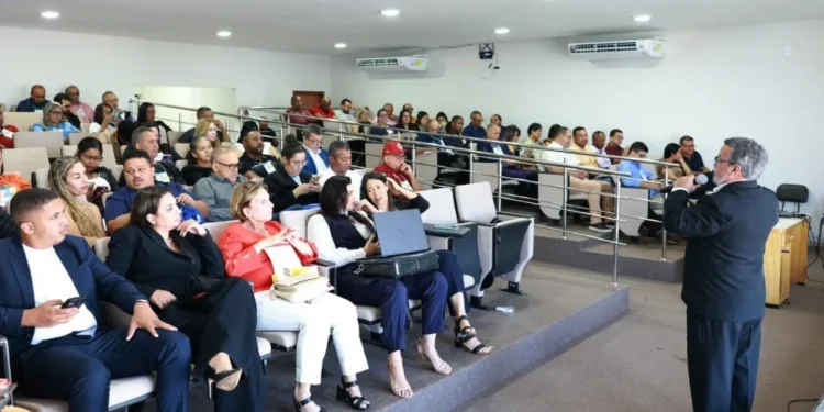 Aleto realiza abertura oficial da Caravana do Legislativo 2025, emDianópolis