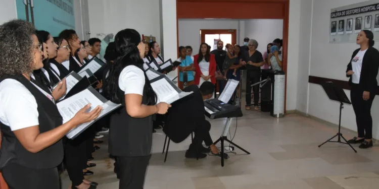 O Coral é formado por colaboradores do HGP e voluntários - Ellayne Czuryto/Governo do Tocantins